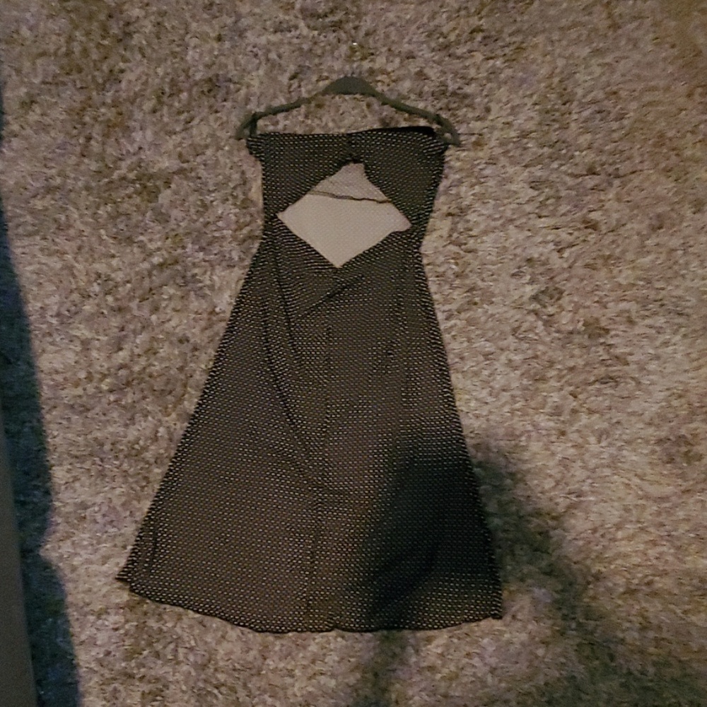 Dress - Picture 2 of 4